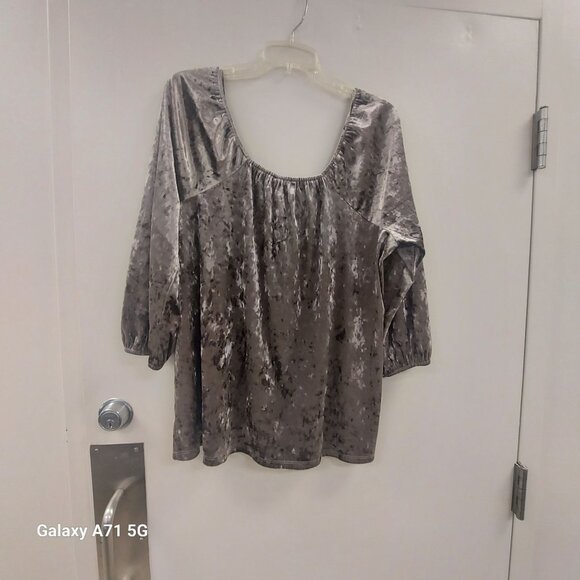 Lane Bryant Grey Crushed Velvet Sweat heart Neck Blouse 3/4 Sleeve Elastic Cuff - Picture 2 of 7
